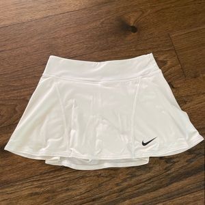 Nike tennis skirt. Size small